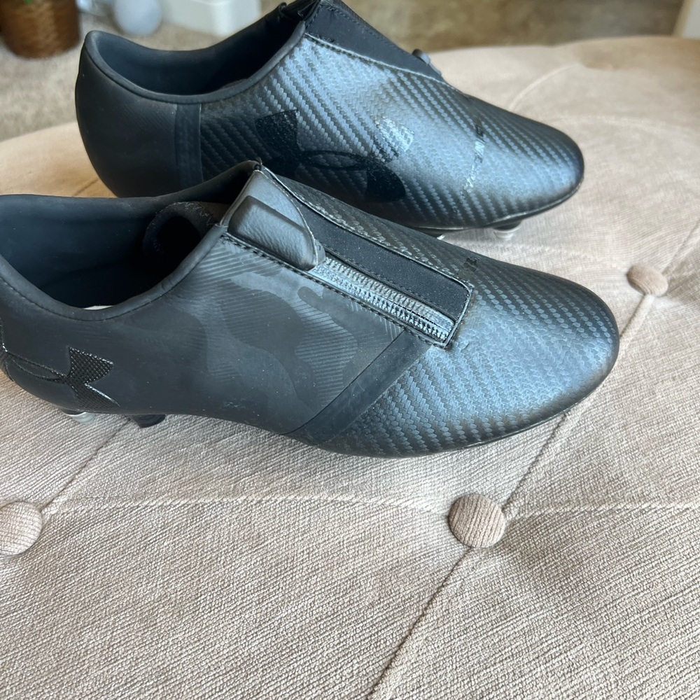 Under Armour Black Athletic Shoes with Streamlined Silhouette